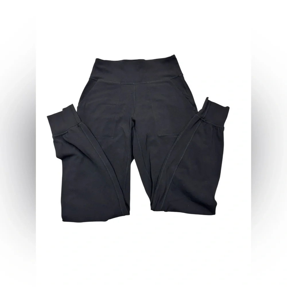 Lululemon. Elegant Black Cropped Women's Pants